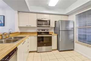 8256 Charter Club Cir UNIT 10, Fort Myers, FL 33919, Sold 04/19/23