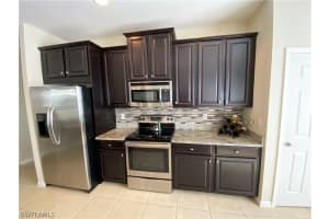 Units 1-4, 8560 Oakshade Cir, Fort Myers, FL 33919, Sold 04/03/23