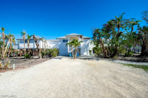 9484 Peaceful Dr, Sanibel, FL 33957, Sold 04/24/23