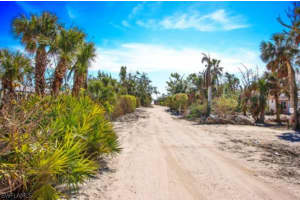 1160 Buttonwood Ln, Sanibel, FL 33957, Sold 11/17/23