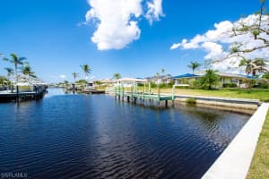 1048 Bal Isle Dr, Fort Myers, FL 33919, Sold 04/28/23