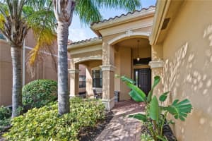 3487 Pacific Dr, Naples, FL 34119, Sold 09/28/23