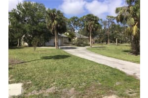 7256 Lake Dr, Fort Myers, FL 33908, Sold 04/27/23