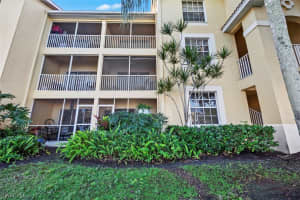 4670 St Croix Ln, Naples, FL 34109, Sold 03/15/23