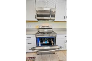 5697 Rattlesnake Hammock Rd, Naples, FL 34113, Sold 04/03/23