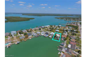 118 W Hilo St, Naples, FL 34113, Sold 10/02/23