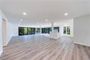 101 Clubhouse Ln, Naples, FL 34105, Sold 03/31/23