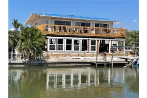310 Bayland Rd, Fort Myers Beach, FL 33931, Sold 05/03/23