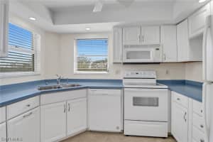 37 High Point Cir S, Naples, FL 34103, Sold 04/19/23