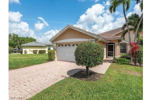 7803 Berkshire Pines Dr, Naples, FL 34104, Sold 05/31/23