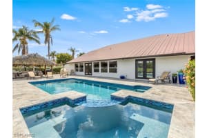 547 Bayside Dr, Fort Myers, FL 33919, Sold 04/28/23
