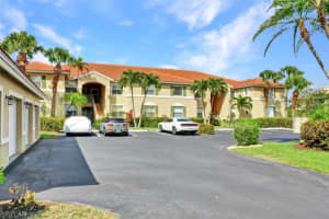 6432 Huntington Lakes Cir, Naples, FL 34119, Sold 04/14/23