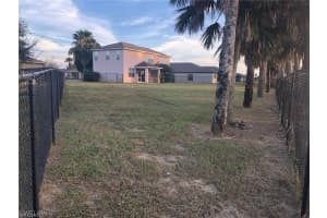 477 Shadow Lakes Dr, Lehigh Acres, FL 33974, Sold 05/18/23