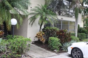 5713 Foxlake Dr APT 4, North Fort Myers, FL 33917, Sold 05/18/23
