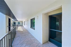 228 Fox Glen Dr, Naples, FL 34104, Sold 05/02/23