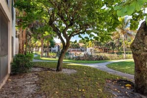 2142 Arbour Walk Cir, Naples, FL 34109, Sold 04/26/23