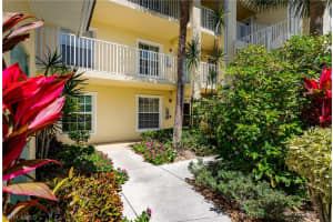 15505 Cedarwood Ln, Naples, FL 34110, Sold 05/26/23