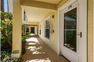 15505 Cedarwood Ln, Naples, FL 34110, Sold 05/26/23