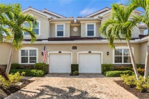 Units 1-4, 8531 Oakshade Cir, Fort Myers, FL 33919, Sold 05/23/23