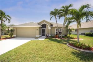 9403 Palm Island Cir, North Fort Myers, FL 33903, Sold 05/09/23
