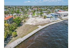 238 Bayshore Drive, Cape Coral, FL 33904 - MLS#223030026