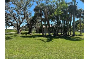 625 Overiver Dr, North Fort Myers, FL 33903, Sold 05/08/23