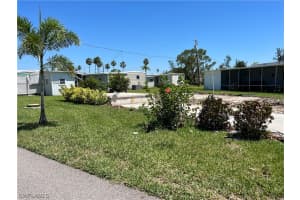 122 Shoreland Drive, Fort Myers, FL 33905 - MLS#223030751