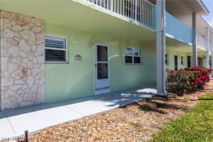 860 Panama Court, MARCO ISLAND, FL 34145 Sold 03/29/24