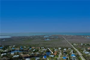 9421 Moonlight Dr, Sanibel, FL 33957, Sold 07/14/23