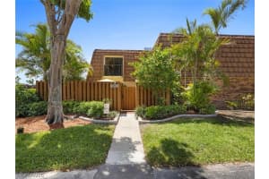 1436 Park Shore Cir #2, Fort Myers, FL 33901, Sold 06/02/23