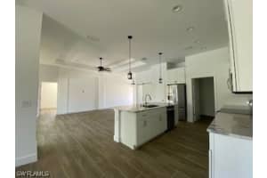 135 Sw 10th Pl Cape Coral, FL 33991 - Off Market