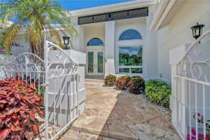 4723 Pond Apple Dr S, Naples, FL 34119, Sold 07/20/23