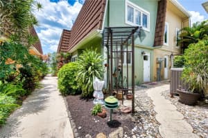 415 Meadowlark Lane, NAPLES, FL 34105 Sold 02/15/24