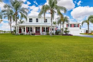 1323 Frontier Cir, Labelle