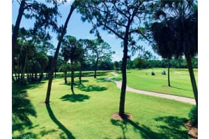 107 Clubhouse Ln, Naples, FL 34105, Sold 06/30/23