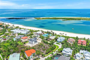950 Sand Dune Drive, MARCO ISLAND, FL 34145 Sold 04/30/25