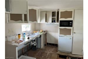 98 Elise Dr, Fort Myers, FL 33908, Sold 09/28/23