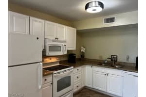 11 Bobolink Ct, Naples, FL 34105, Sold 07/13/23