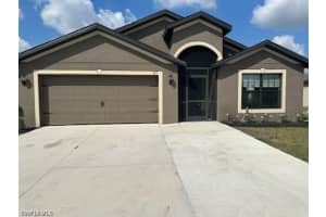 427 Shadow Lakes Dr, Lehigh Acres, FL 33974, Sold 10/23/23