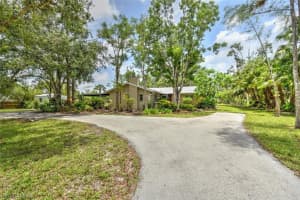 15601 Briarcliff Ln, Fort Myers, FL 33912, Sold 08/01/23