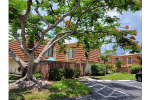 The Village of Cedarbend, 5207 Cedarbend Dr #3, Fort Myers, FL 33919, Sold 08/24/23