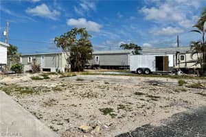 11 Helen Lane, Fort Myers Beach, FL 33931 - MLS#223049459