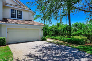 1277 Oxford Ln, Naples, FL 34105, Sold 08/11/23