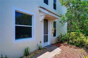 1277 Oxford Ln, Naples, FL 34105, Sold 08/11/23