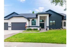 36 Timberland Cir N, Fort Myers, FL 33919, Sold 10/24/23