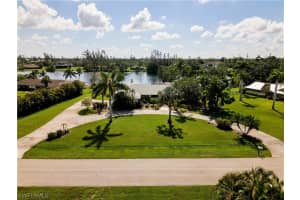 7247 Lake Dr, Fort Myers, FL 33908, Sold 10/27/23