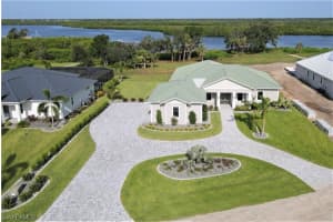 2033 Treasure Ln, Punta Gorda
