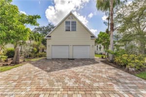481 Leawood Cir, Naples, FL 34104, Sold 09/29/23