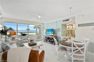 220 Seaview Court, MARCO ISLAND, FL 34145 Sold 12/04/23