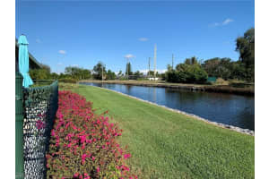 600 Valley Stream Dr, Naples, FL 34113, Sold 09/29/23